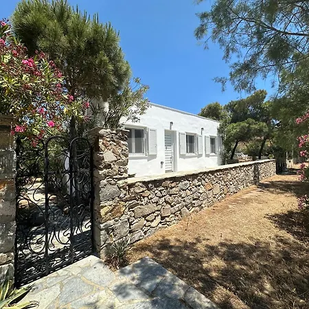 Spiti Paralia Livadi (Serifos)